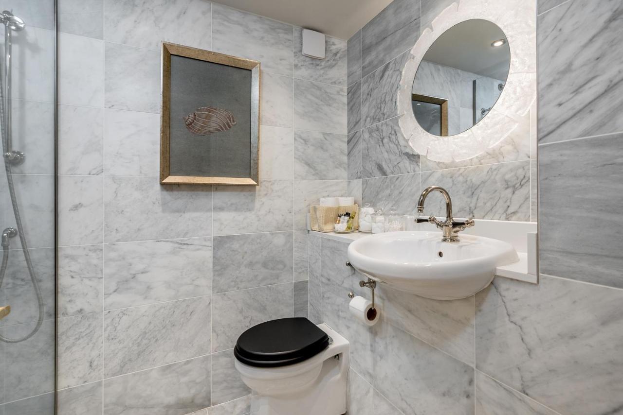 Spacious, Calm One Bedroom Apartamento Londres