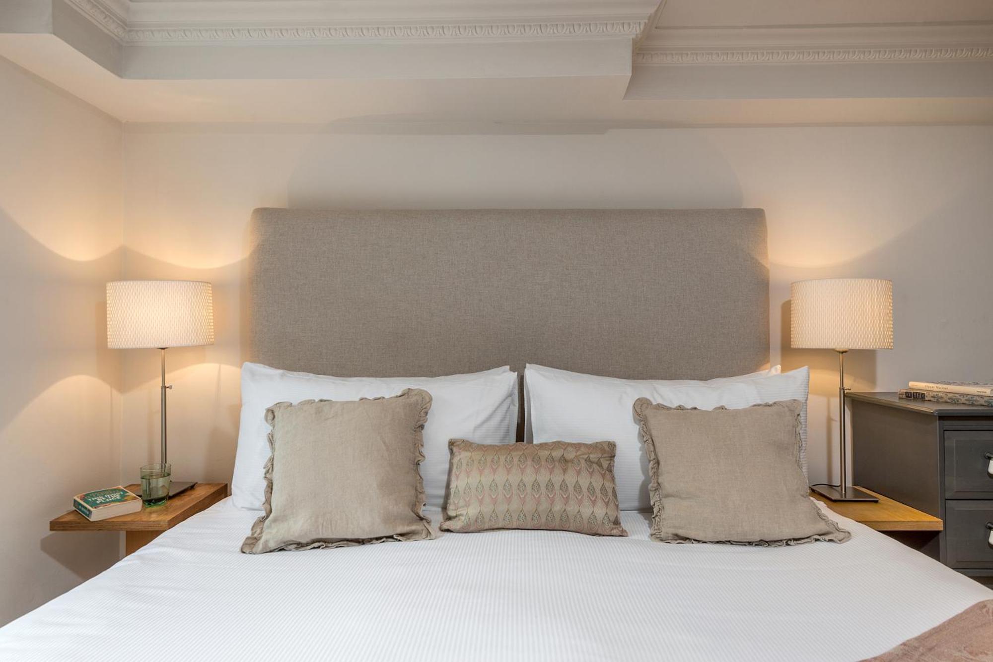 Spacious, Calm One Bedroom Apartamento *