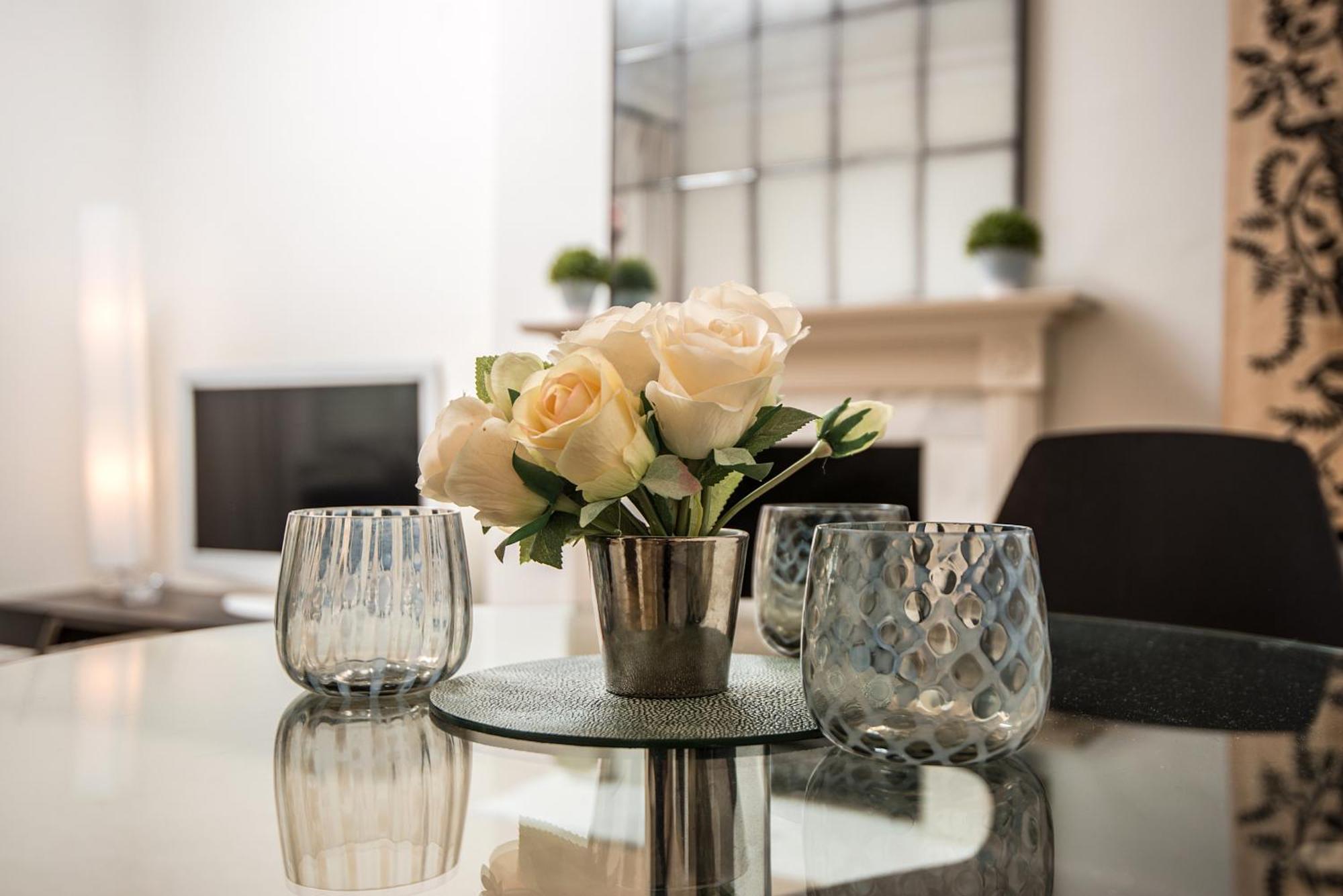 Spacious, Calm One Bedroom Apartamento Londres